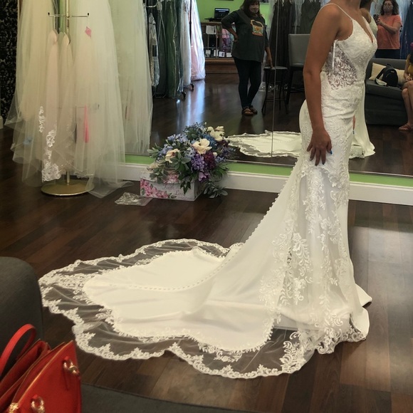 Stella York Wedding Dress - Picture 6 of 7